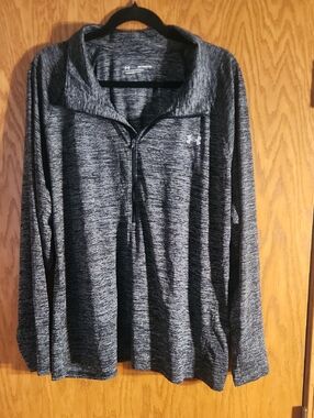Woman's Under Armour Dark Heather Gray Half-Zip Pullover Size 3x
